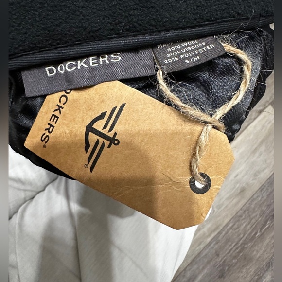 🧣 NEW Unisex Docker 50% Wool winter hat (covers ear) Size S/M - Picture 6 of 6